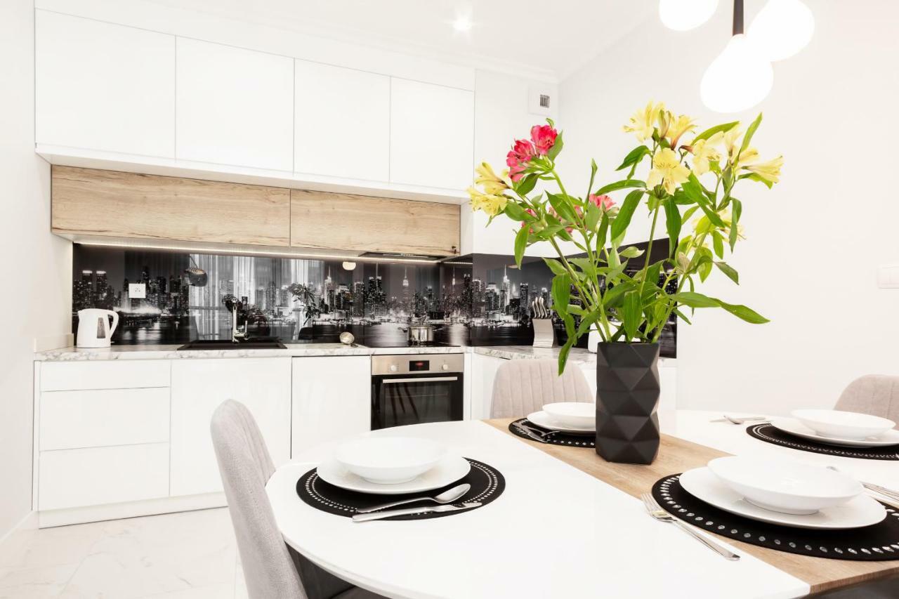 Apartments Warsaw Dzielna By Noclegi Renters ภายนอก รูปภาพ