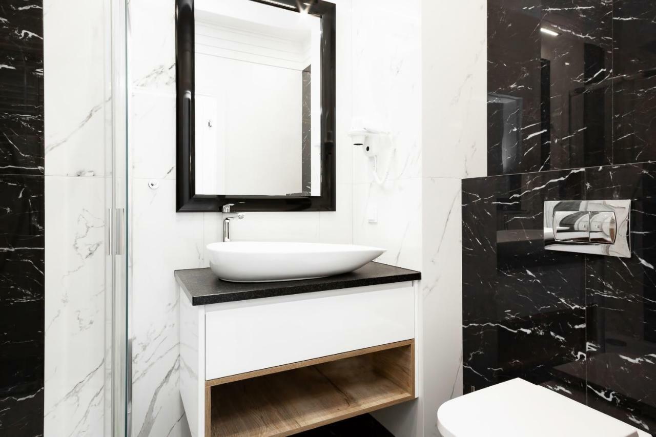Apartments Warsaw Dzielna By Noclegi Renters ภายนอก รูปภาพ